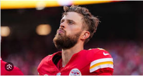 BREAKING NEWS: Kansas City Chiefs Supper Star Player Annouced Immediate Depature Due to…..