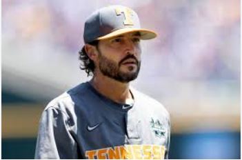 Done deal: Tennessee baseball coach Tony Vitello signs new 5-year Extension…