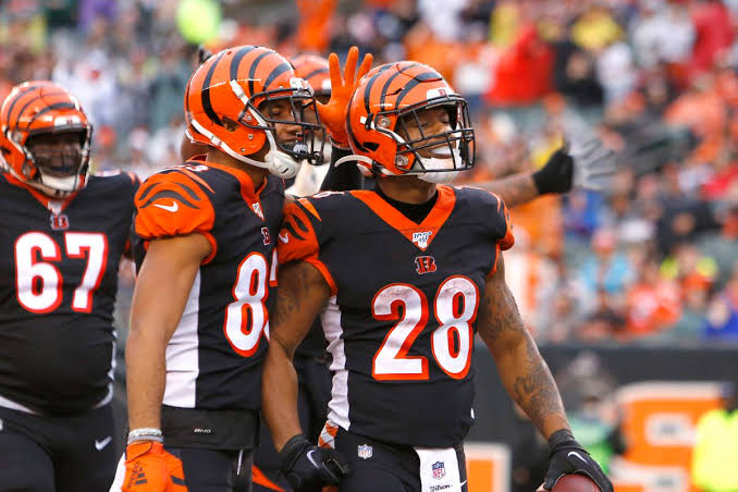 Breaking News : Cincinnati Bengals star player announces retirement due to….