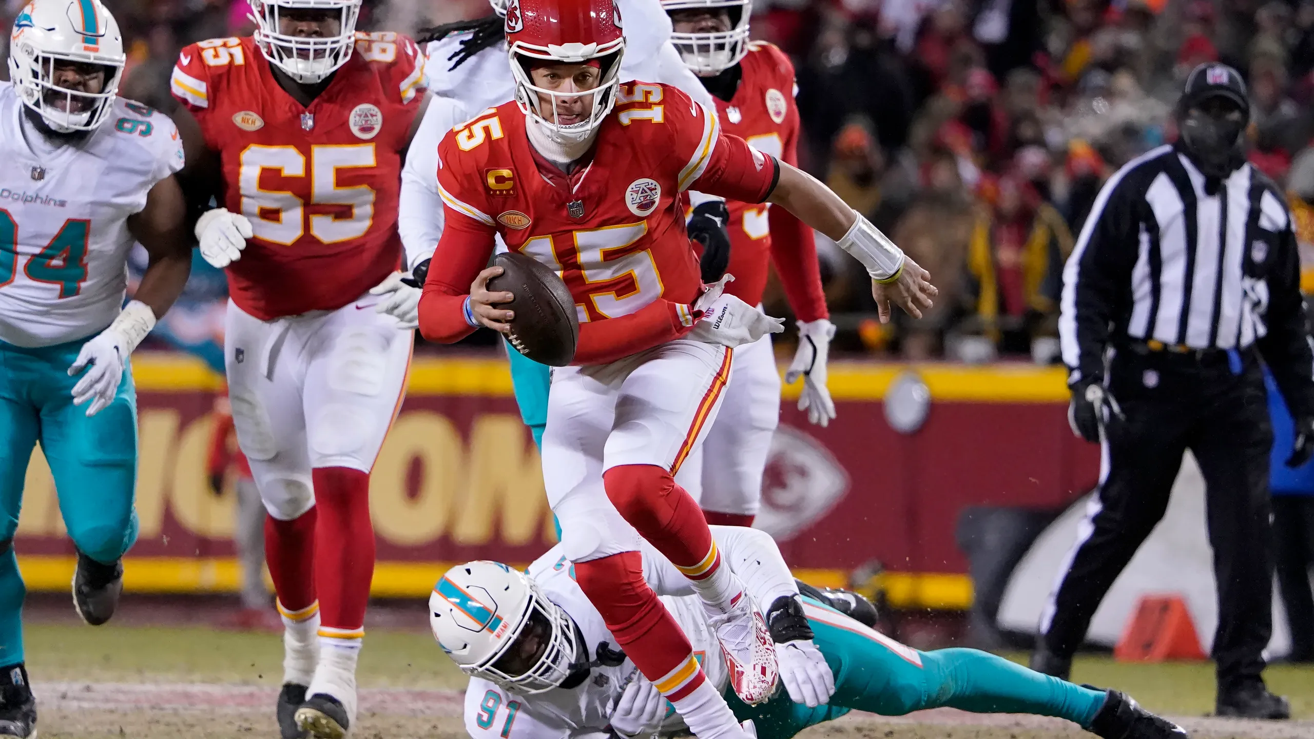 Chiefs’ Star Patrick Mahomes to Be Without Key Weapon for Entire 2024 Season…